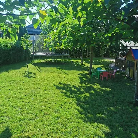 Zso-ze Apartment Tiszafured