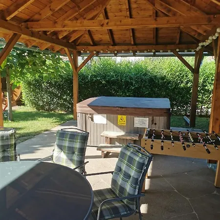 Zso-ze Apartment Tiszafured